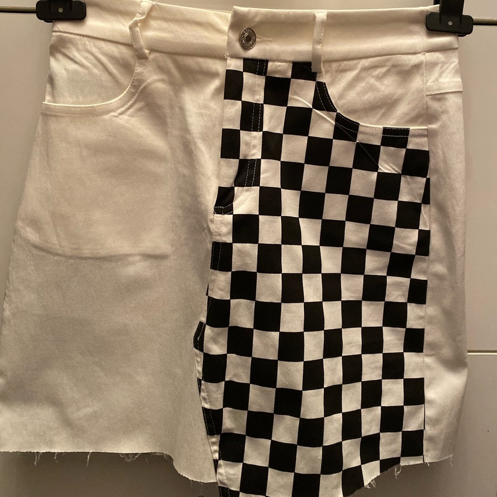 Checkered Black and White Skirt ⬛️⬜️